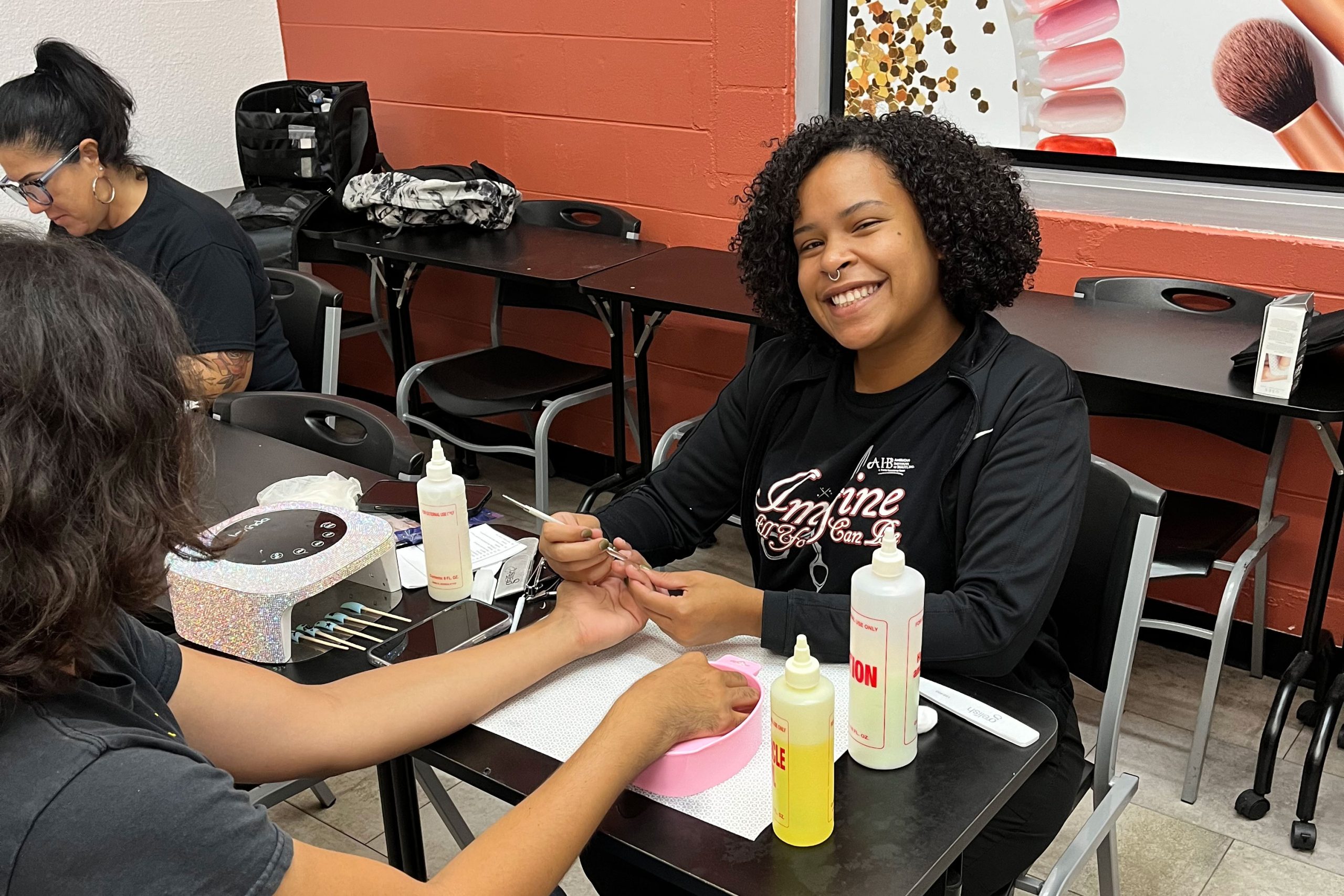 nail tech student scaled